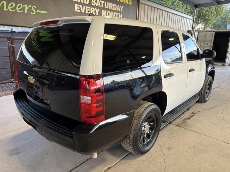 2013-chevrolet-tahoe-image-9