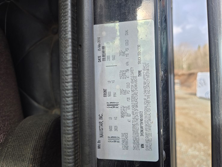 2014-massey-ferguson-8-image-73