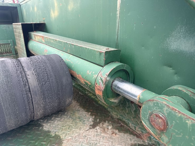 1998-massey-ferguson-8-image-24