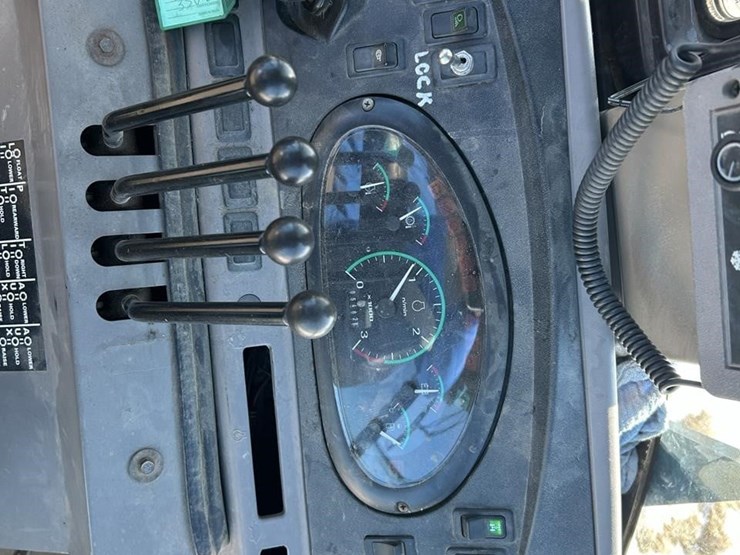 2000-case-570m-xt-image-45