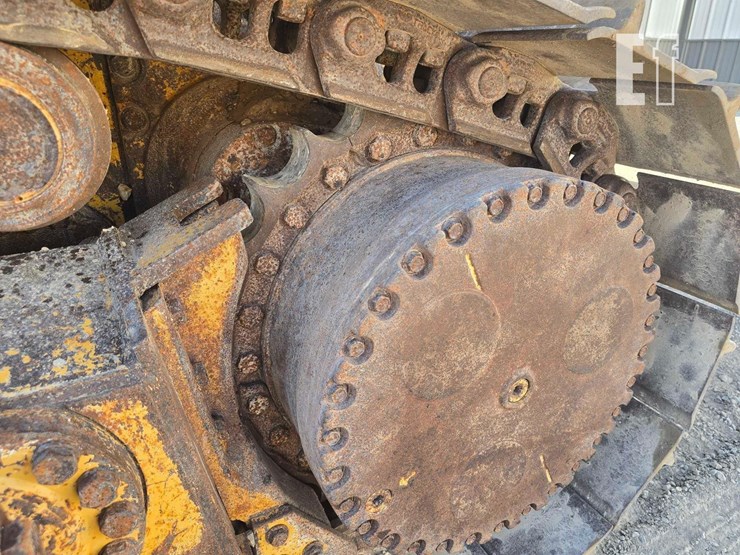 2006-deere-750j-image-27