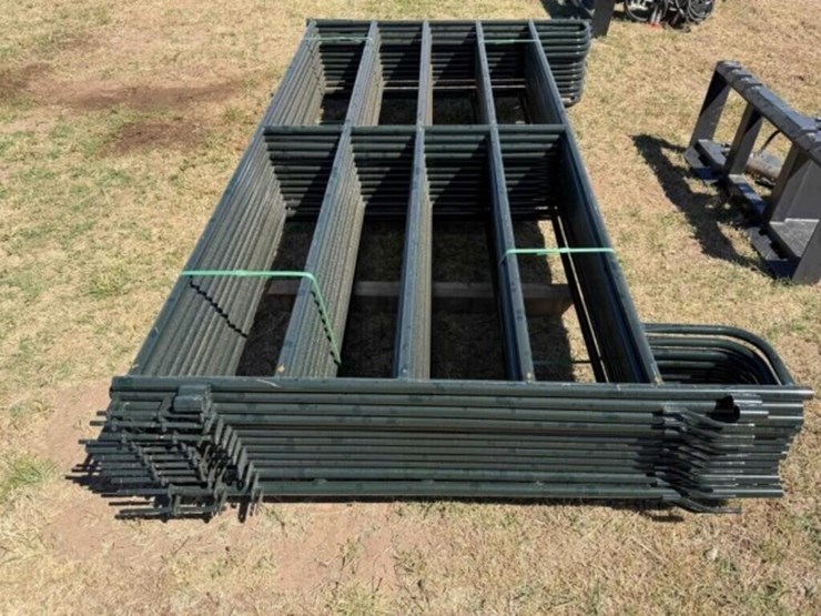13--5’x9’-metal-livestock-panels-image-2
