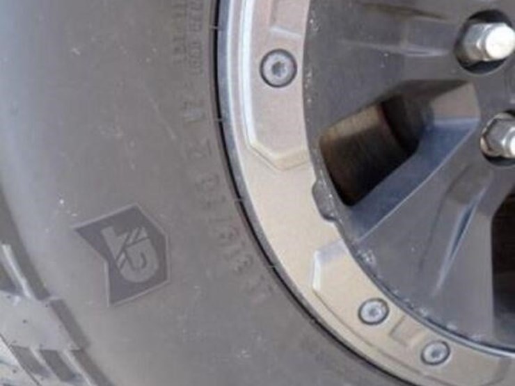 2010-ford-f150-raptor-image-30