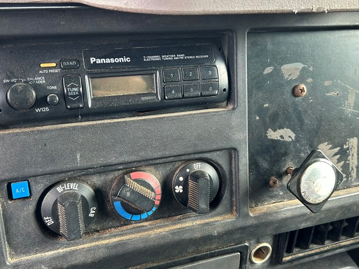 1996-international-4700-image-66