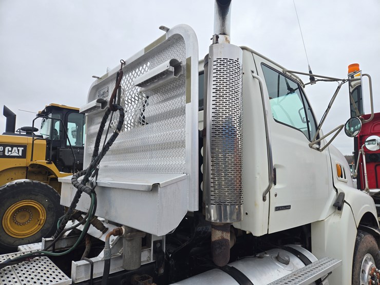 2006-caterpillar-c15-image-18