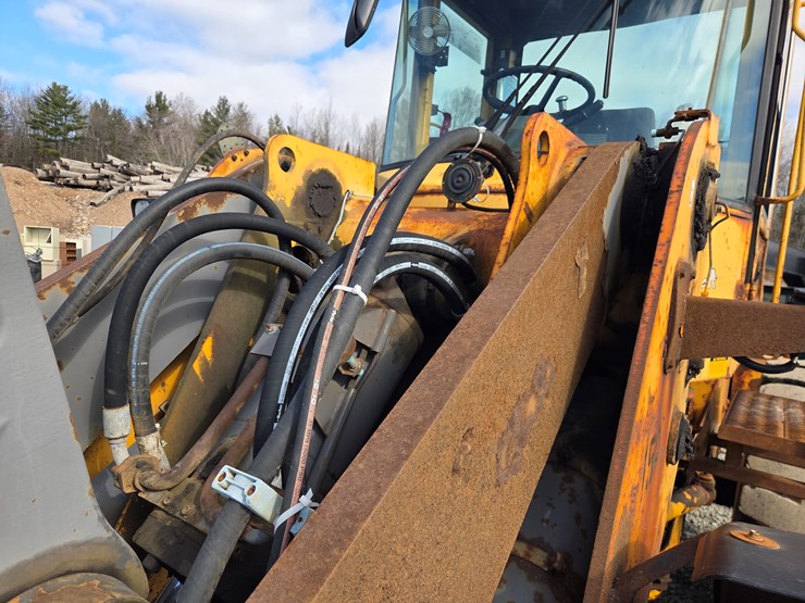 volvo-l120d-image-16