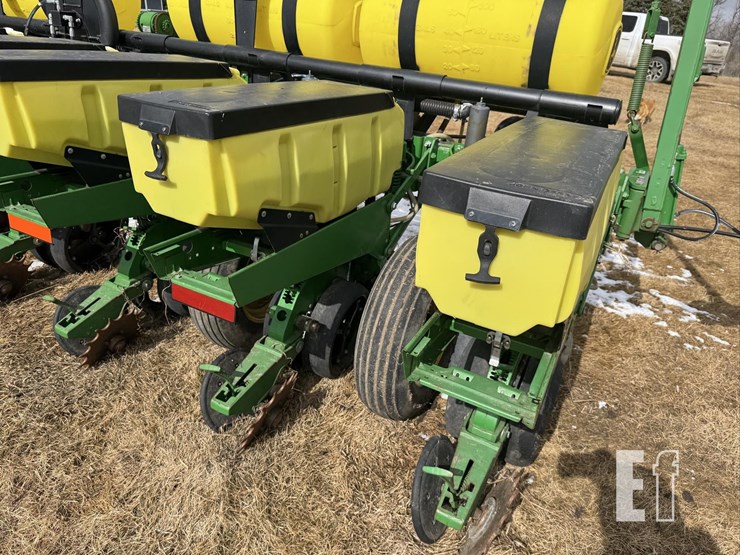 john-deere-1750-image-37