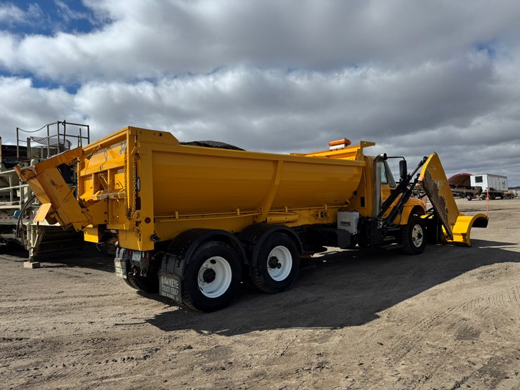 2009-international-workstar-7500-image-4