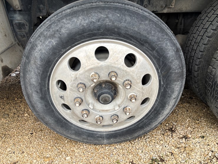 2004-kenworth-w900-image-110