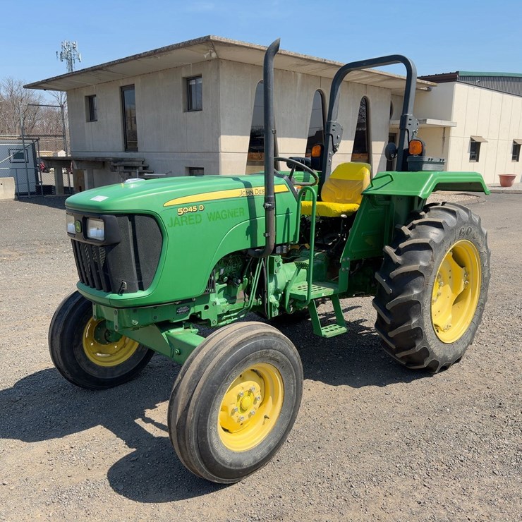 JOHN DEERE 5045D