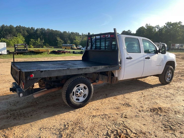 2013-gmc-sierra-2500-image-3