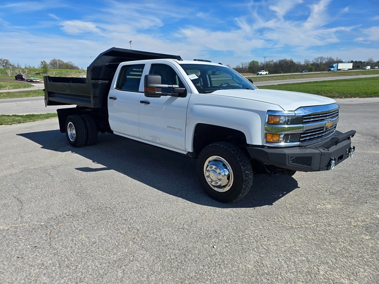 2019-chevrolet-silverado-3500-image-24