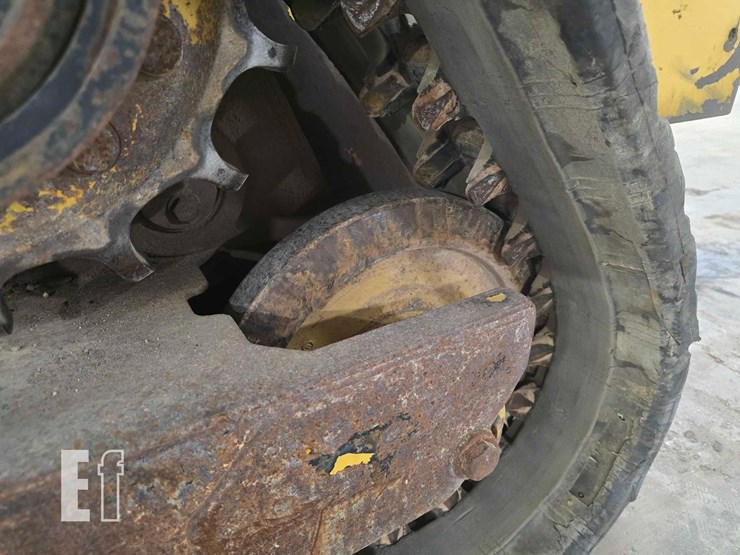 2015-caterpillar-259d-image-27