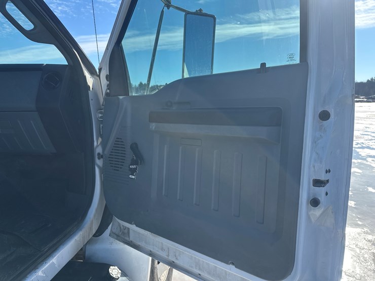 2012-ford-f650-image-21