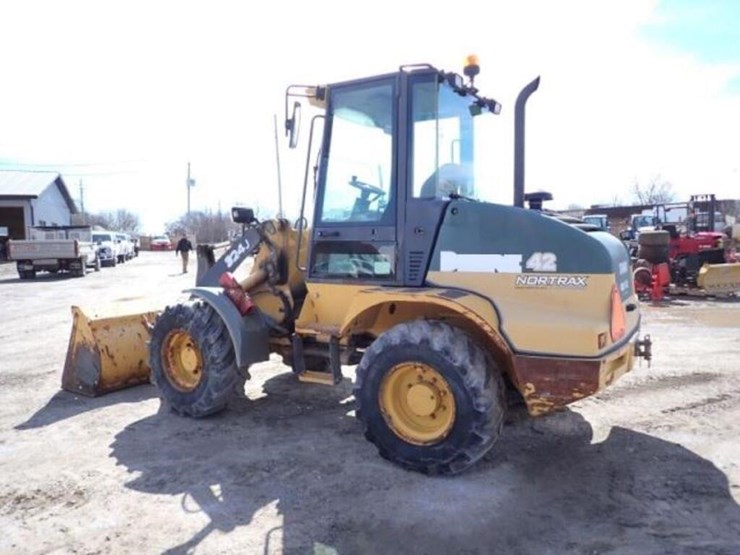 2014-deere-324j-image-7