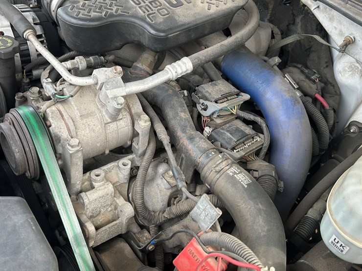 2004-chevrolet-3500-image-48