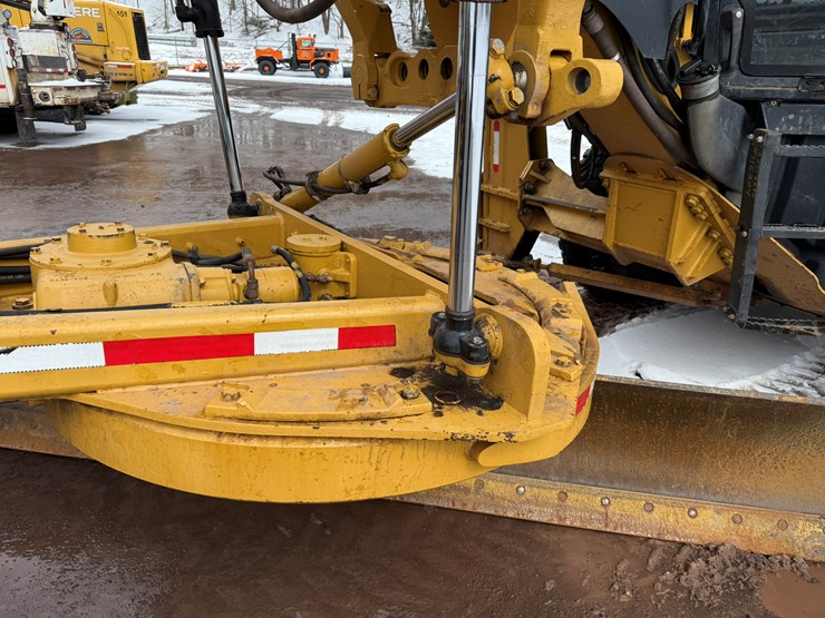 caterpillar-160m-image-15