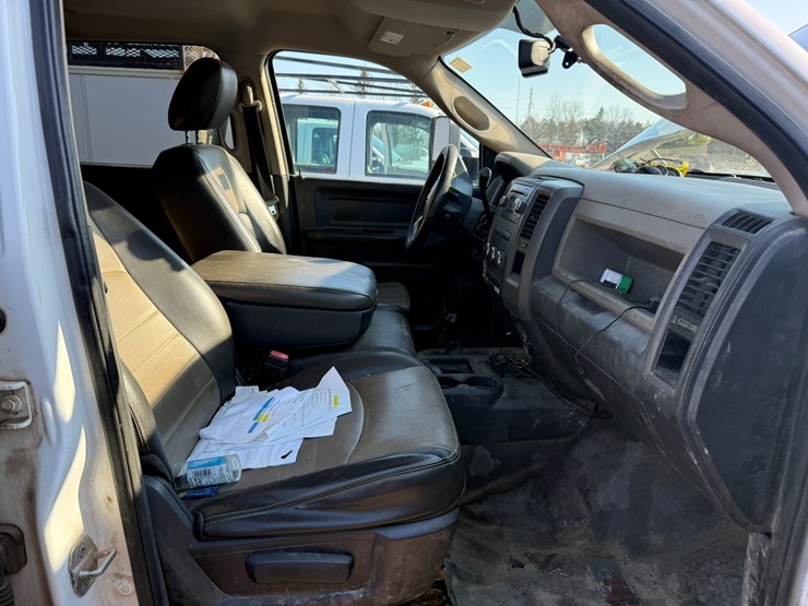 #2034-•-2012-ram-5500-heavy-duty-service-truck-image-43