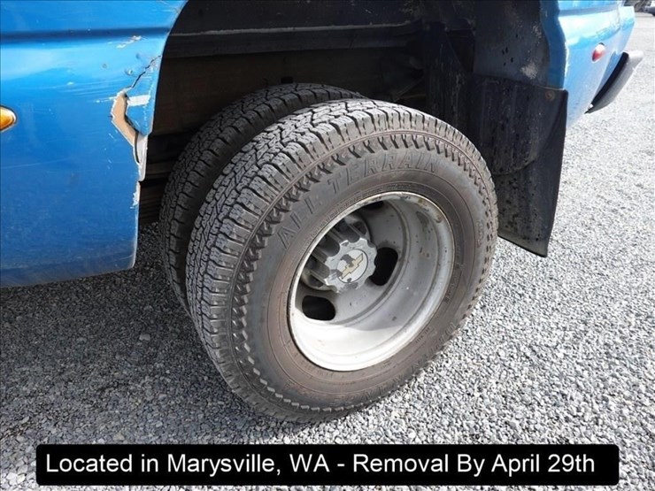 2002-chevrolet-3500-image-21