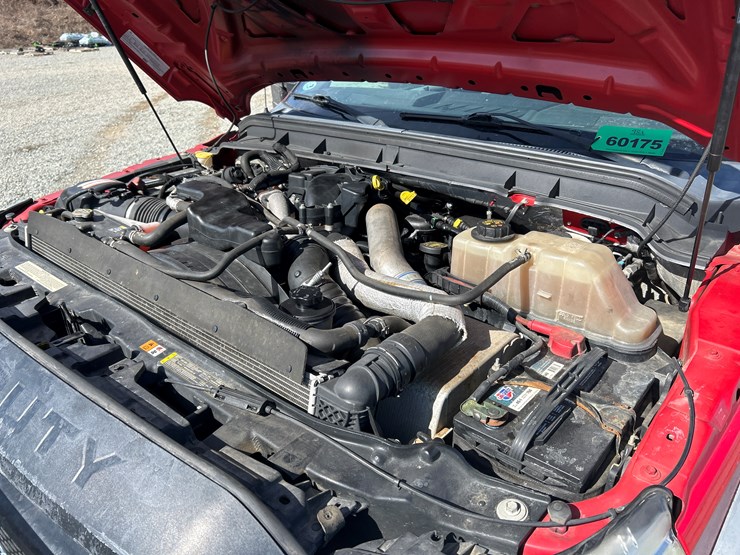 2011-ford-f550-image-46