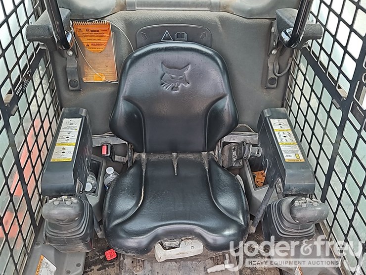 2019-bobcat-t740-image-25