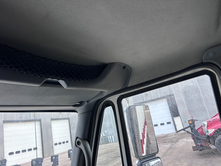 2003-international-7400-image-42