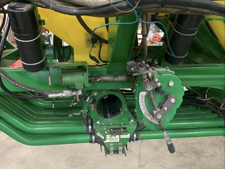 2007-john-deere-1910-image-8