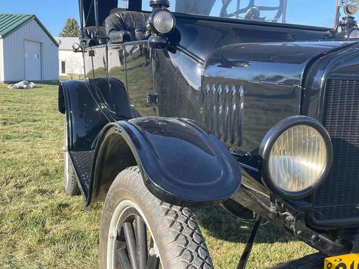 1917-model-t-touring-image-16