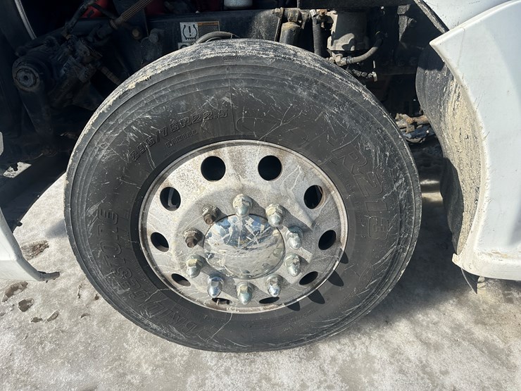 2017-kenworth-t680-image-76