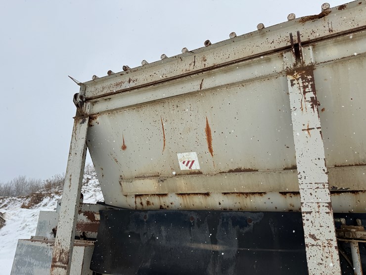 #2210-•-fabtek-14'x96"x128"-feeder-bin-image-40