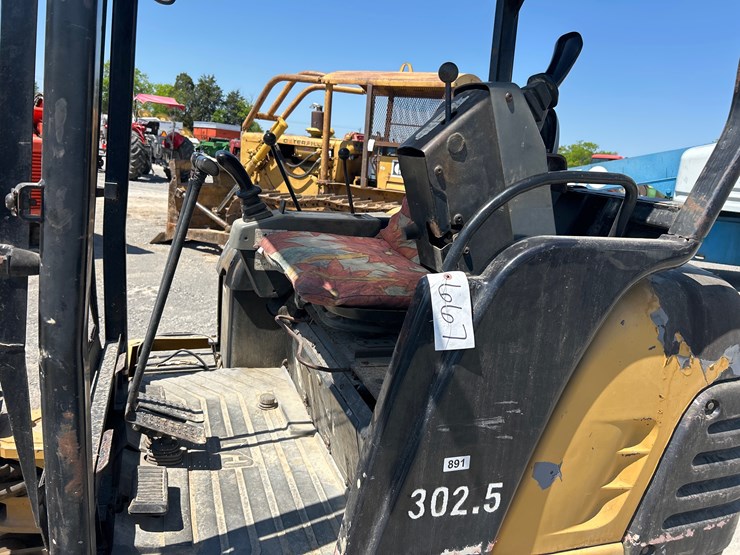 caterpillar-302.5-image-16