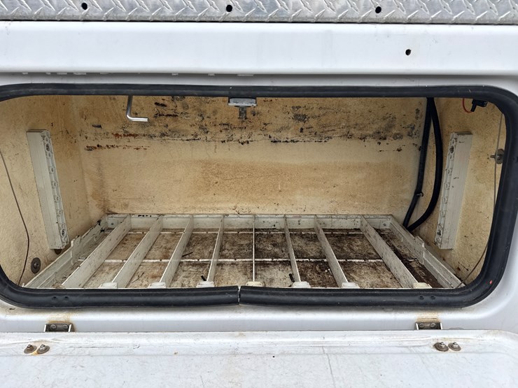 2015-ford-f550-image-33