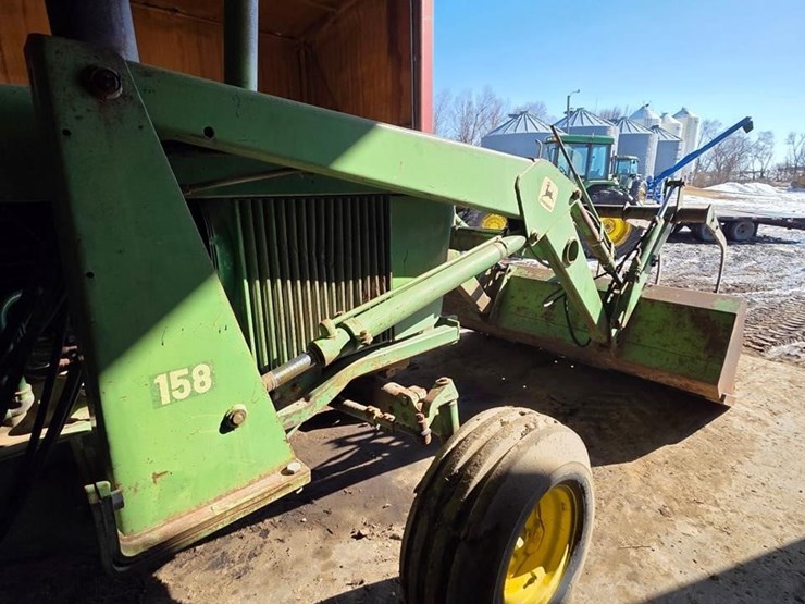 john-deere-158-image-1