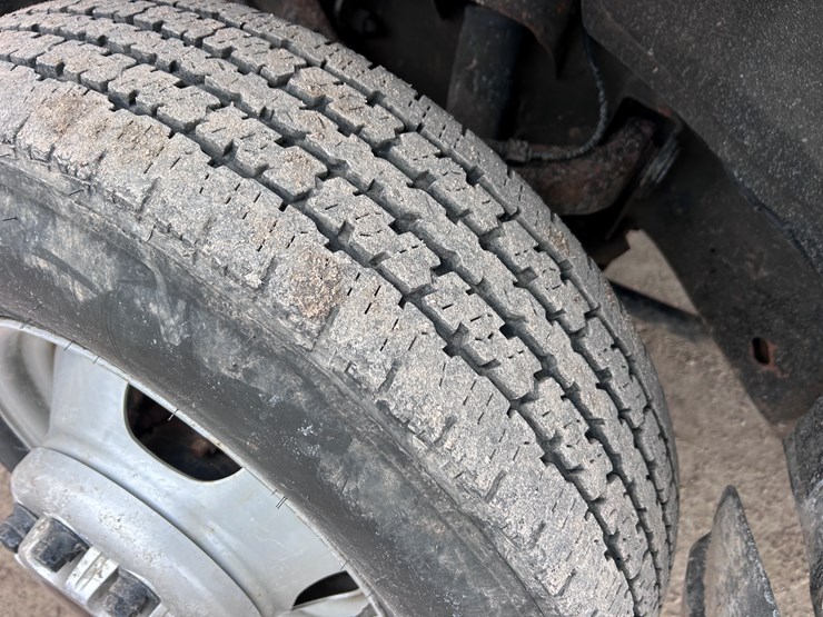 2003-gmc-3500-image-61