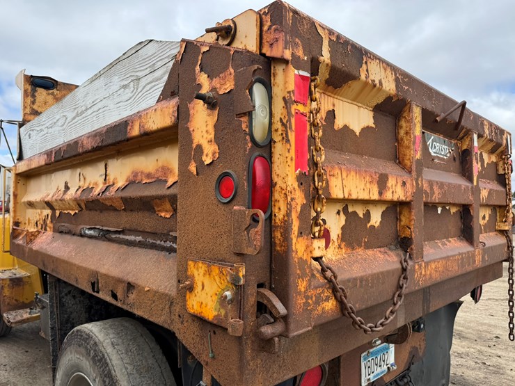 1977-ford-8000-image-22