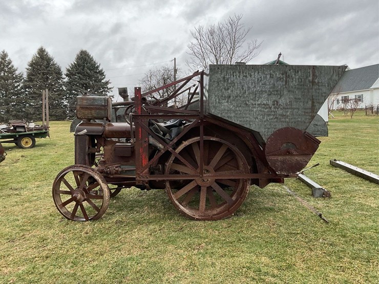 fordson-with-mounted-gleaner-combine-image-10