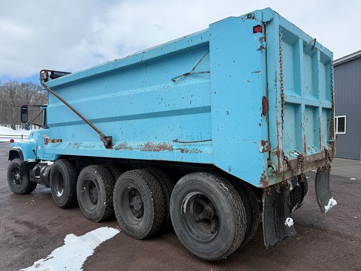 #1056-•-1989-mack-quad-axle-dump-truck-image-3
