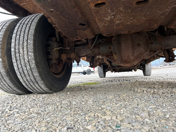 2011-ford-f350-image-23