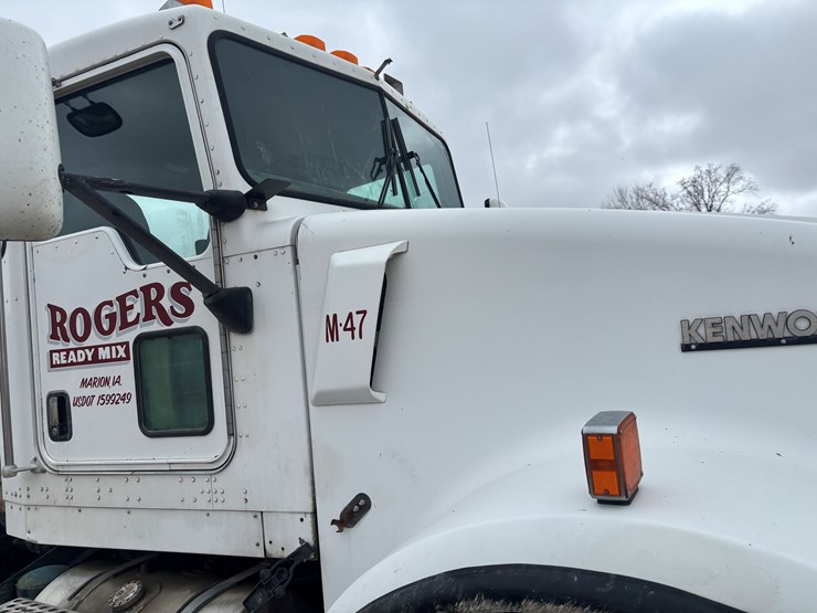 2004-kenworth-w900-image-18