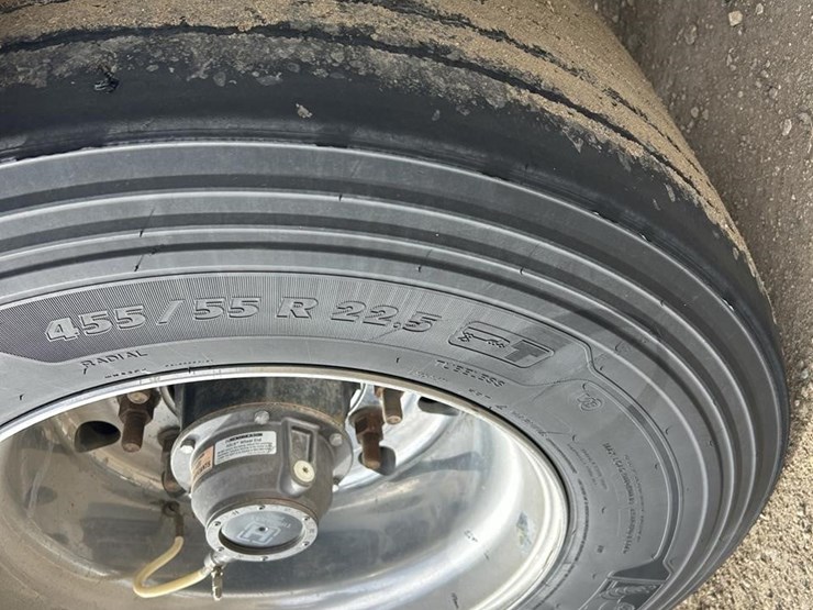 2025-wilson-grain-trailer-image-68