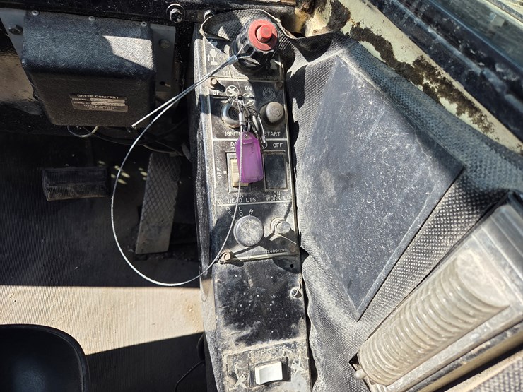 massey-ferguson-8-image-47