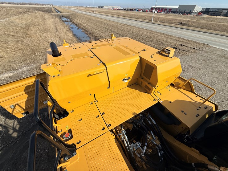 #1968-•-caterpillar-excavator-image-51