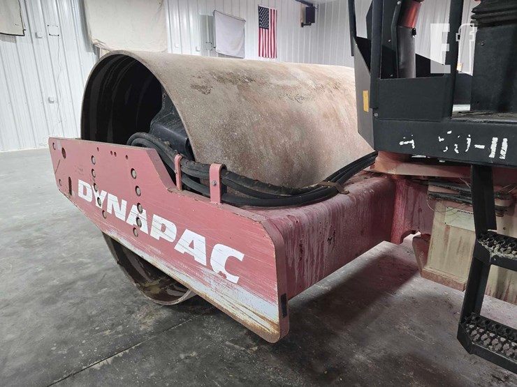 2012-dynapac-ca250d-image-12