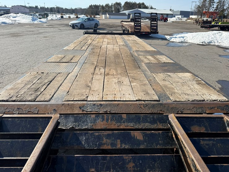 #1099-•-butler-26'-equipment-trailer-image-31