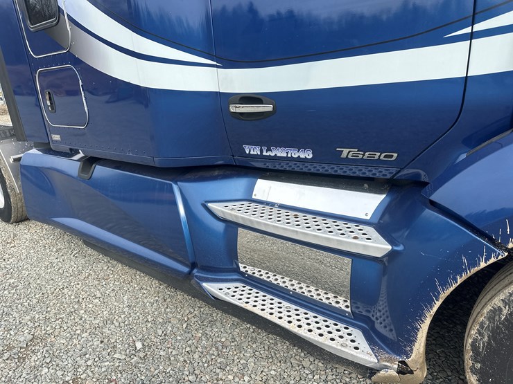 2020-kenworth-t680-image-18