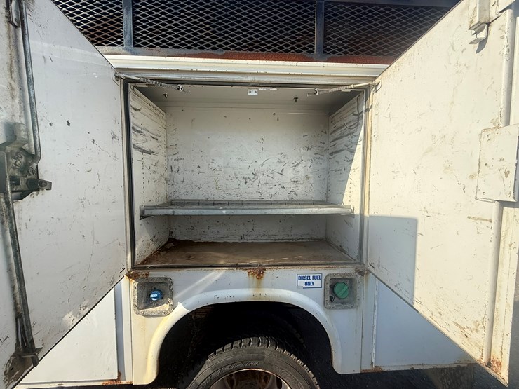 2012-ford-f550-xl-image-21