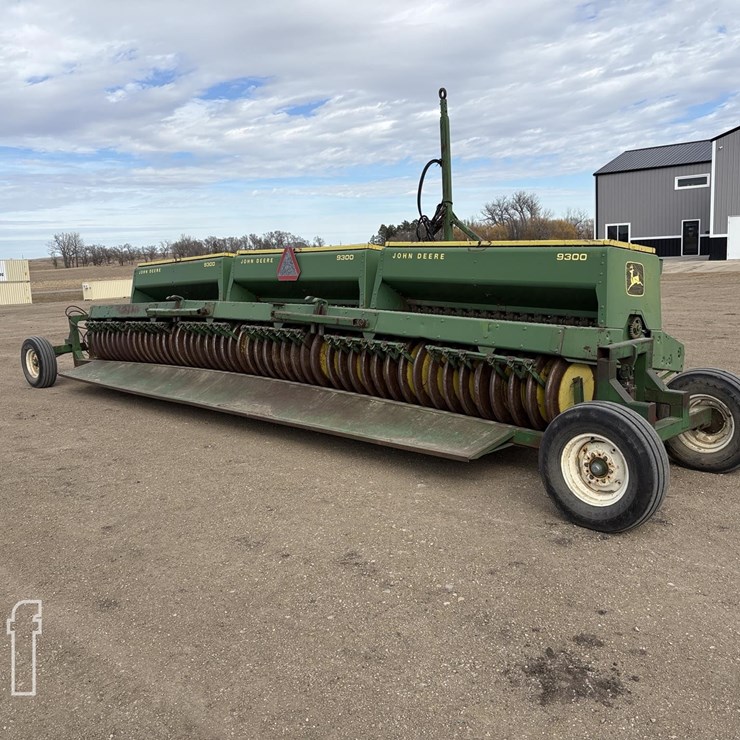 JOHN DEERE 9300
