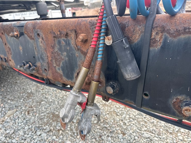 2017-massey-ferguson-8-image-20