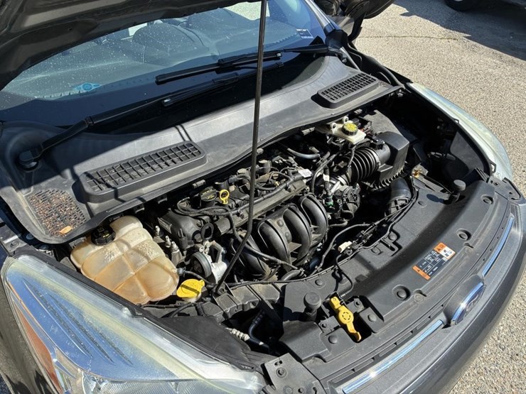 2015-ford-escape-se-image-7