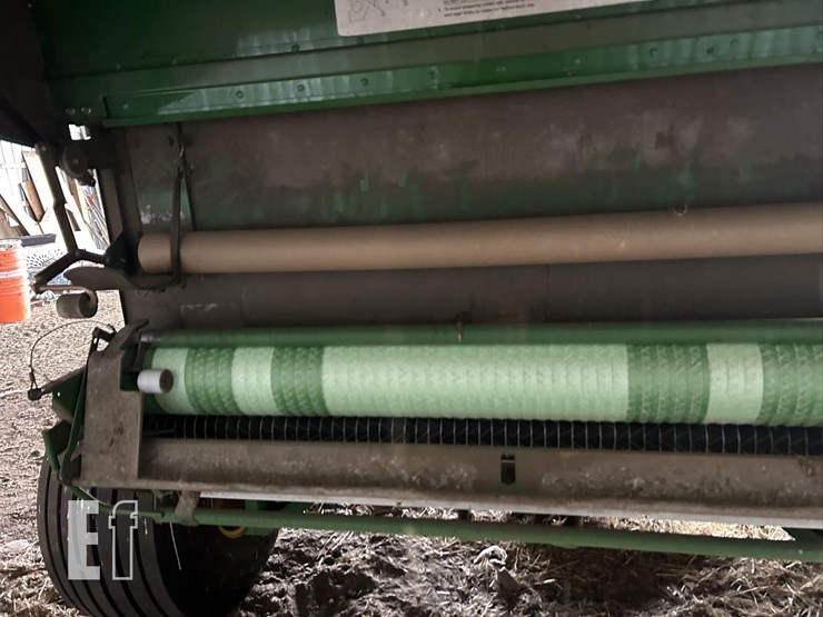 2011-john-deere-568-image-53